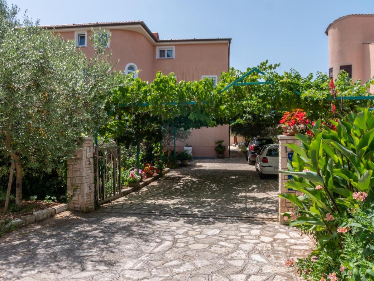Berat Apartment Vodnjan Kültér fotó